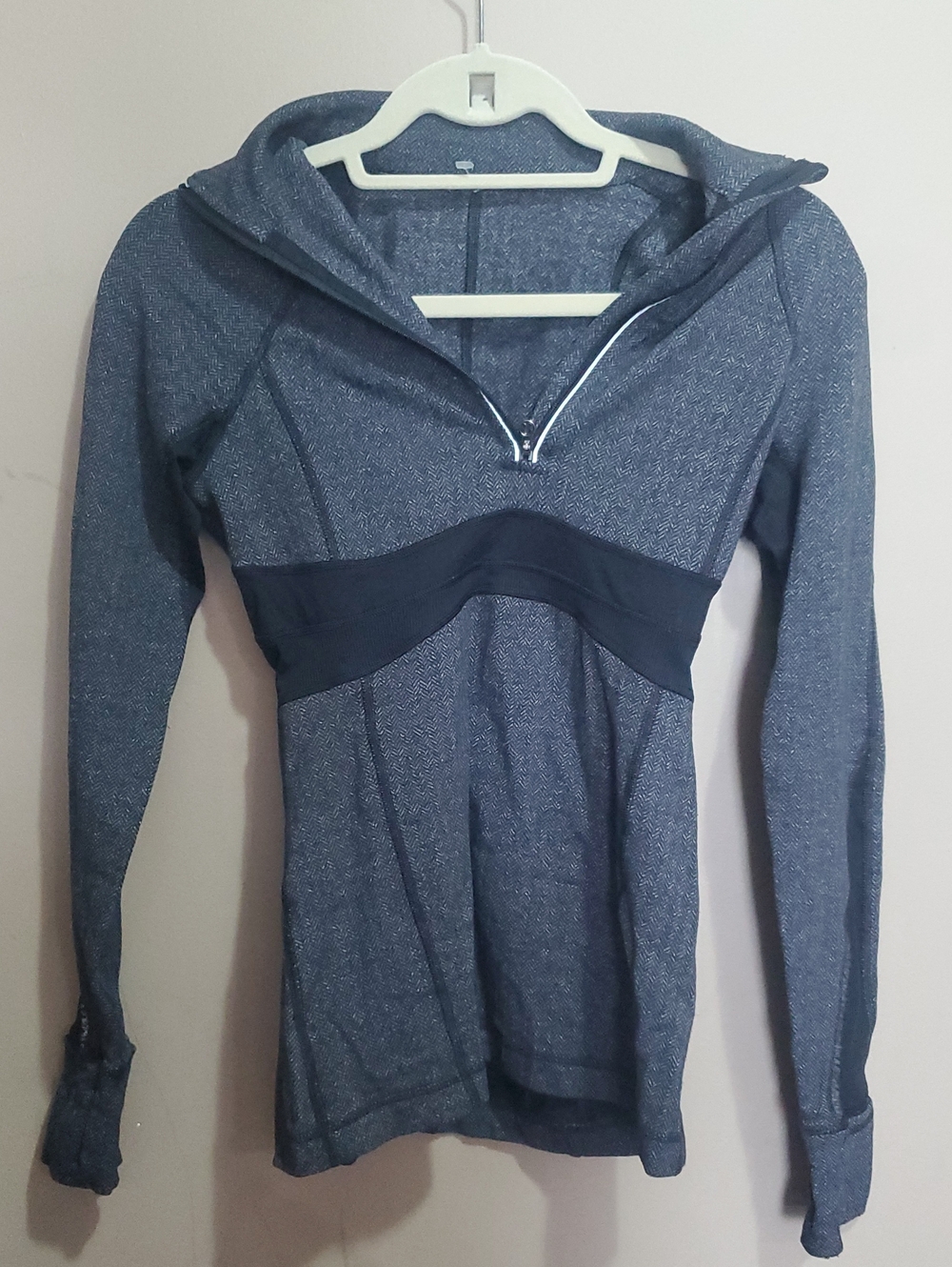 Lululemon Run Full Tilt Half Zip Pullover In Heathered Gray/blk Herringbone Sz2